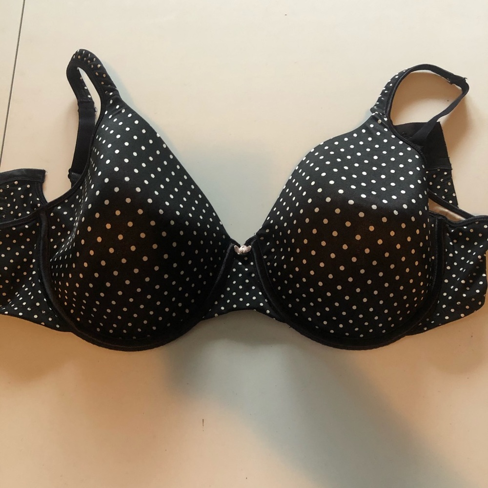 ⚫️ ⚪️ Lightly Lined Underwire Bra Size 42D